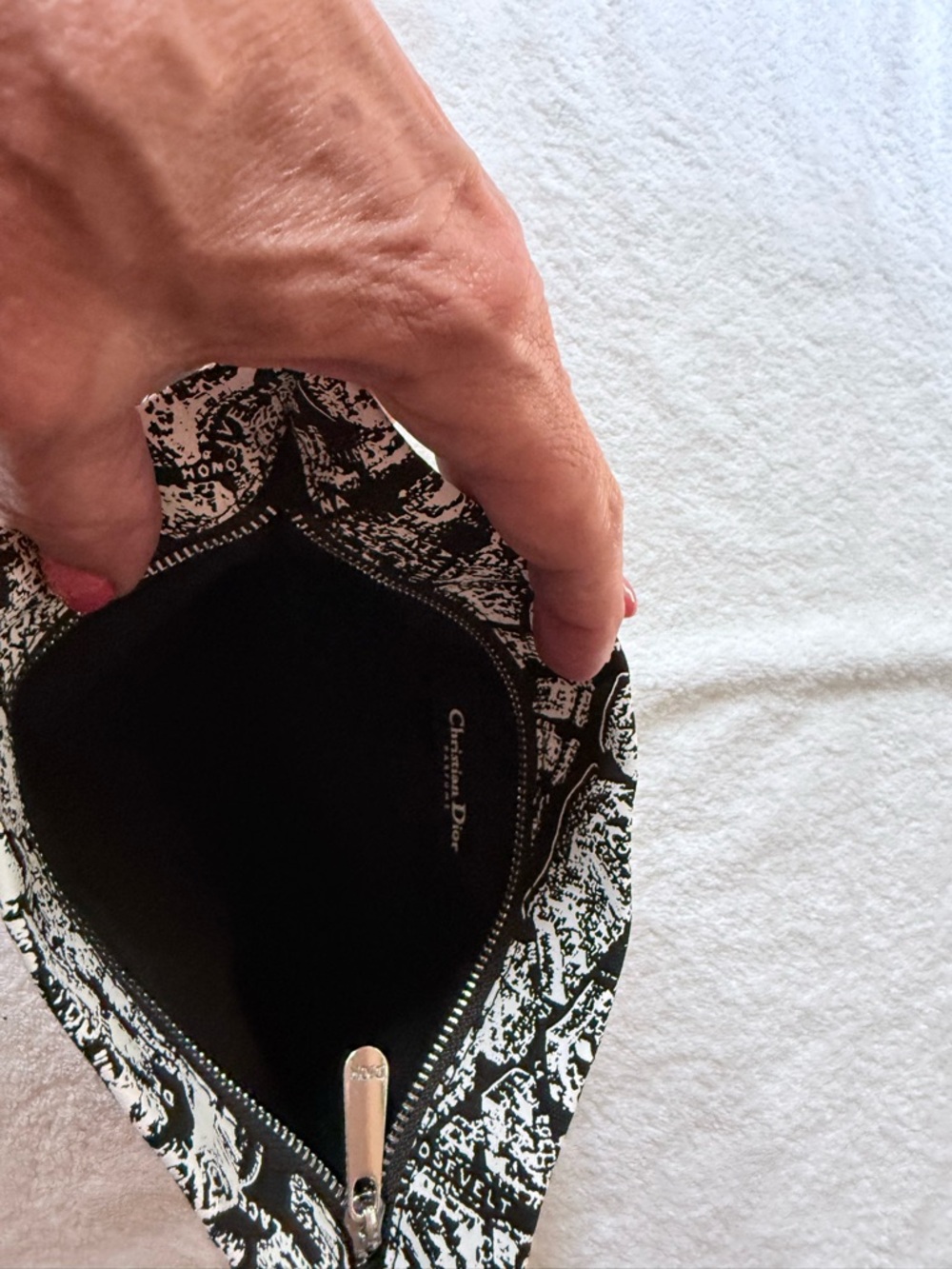 Christian Dior beauty Black & White Logo Pouch - Picture 5 of 5